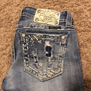 Miss me, straight leg, light wash jeans